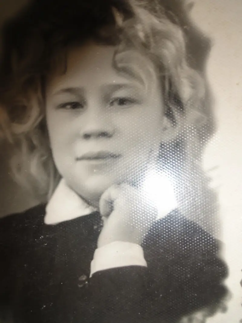 Альбина Тиханова - Биография