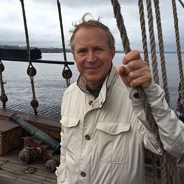 Юрий Обухов: «Мы хотели показать всю правду о Нахимовском училище» - «Интервью»