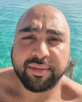 Асим Чаудри - Биография