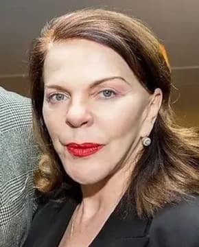 Консуэло де Авиланд - Биография