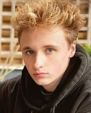 Тай Теннант - Биография