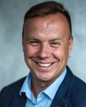 Валентин Кузнецов - Биография