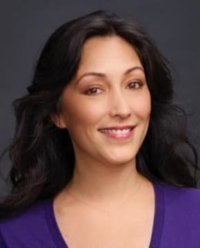 Кристина Чанг - Биография