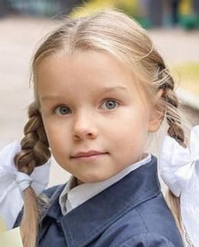 Марта Евстигнеева - Биография