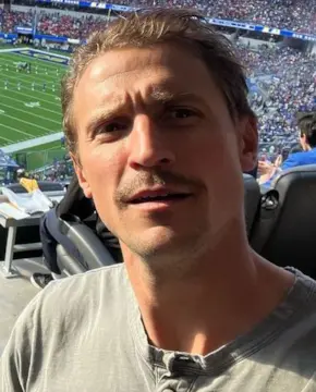 Джонатан Ховард - Биография