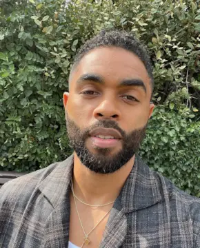 Энтони Уэлш - Биография