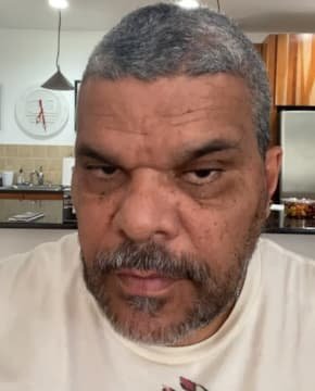 Луис Гусман - Биография