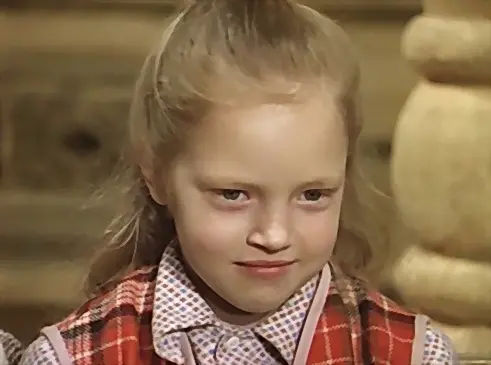 Анна Ашимова - Биография