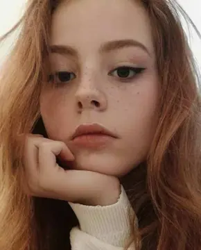 Виктория Разумовская - Биография