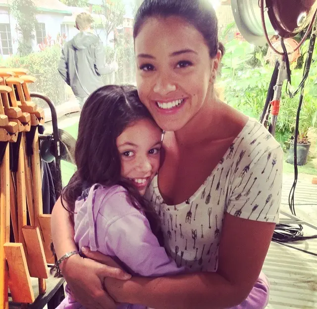 Джина Родригес - Биография