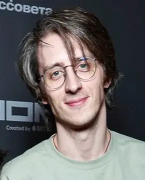 Илья Ловкий - Биография