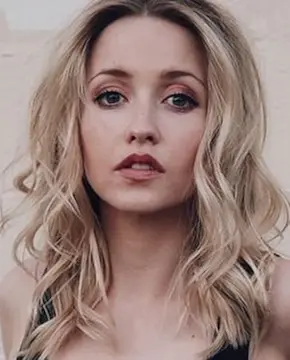 Эмили Теннант - Биография