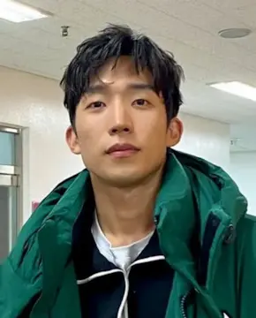 Ли Сан И - Биография