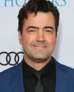 Рон Ливингстон - Биография