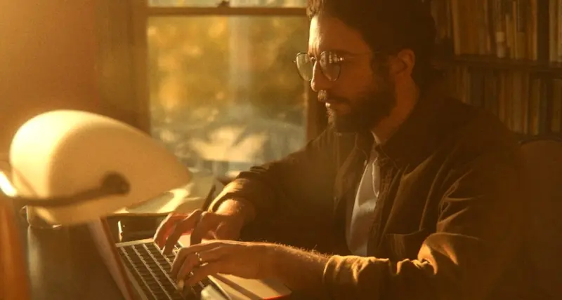 Джон Магаро - Биография