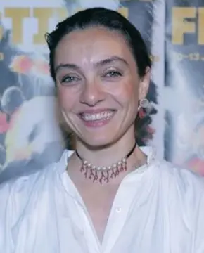 Мерве Диздар - Биография