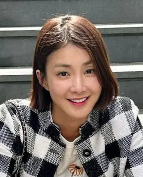 Ли Си Ён - Биография