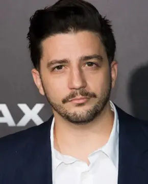 Джон Магаро - Биография