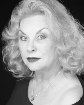 Ангелина Ноздрина - Биография