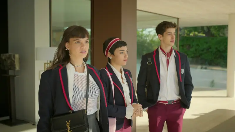 Карла Диас - Биография