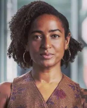 Амака Окафор - Биография