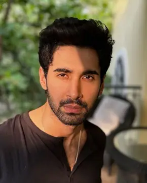 Лакш Лалвани - Биография