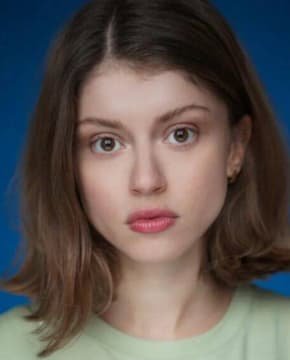 Женя Евстигнеева - Биография