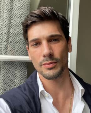 Дениз Джан Акташ - Биография