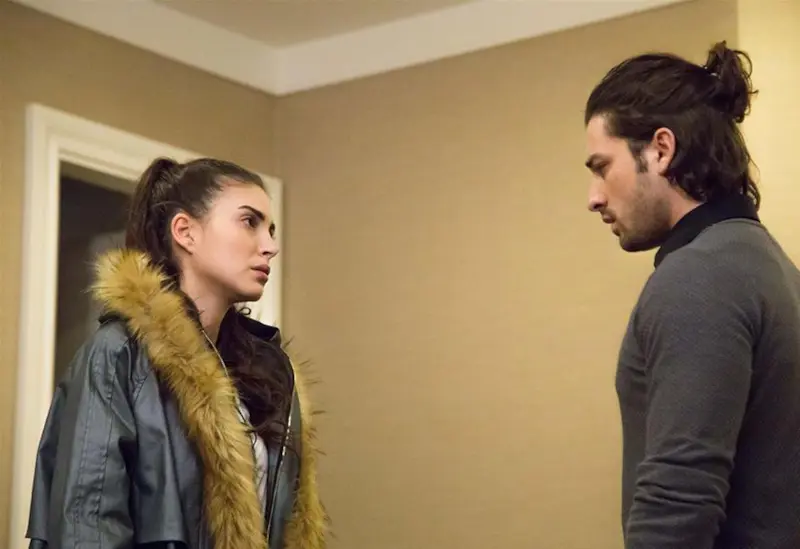 Альп Навруз - Биография