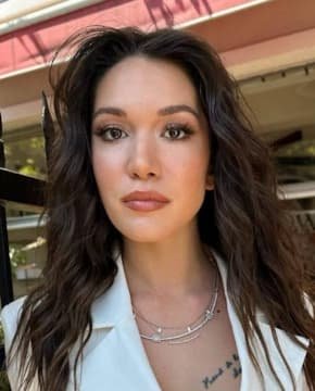 Хазал Субаши - Биография