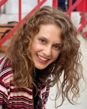 Ахсен Эроглу - Биография