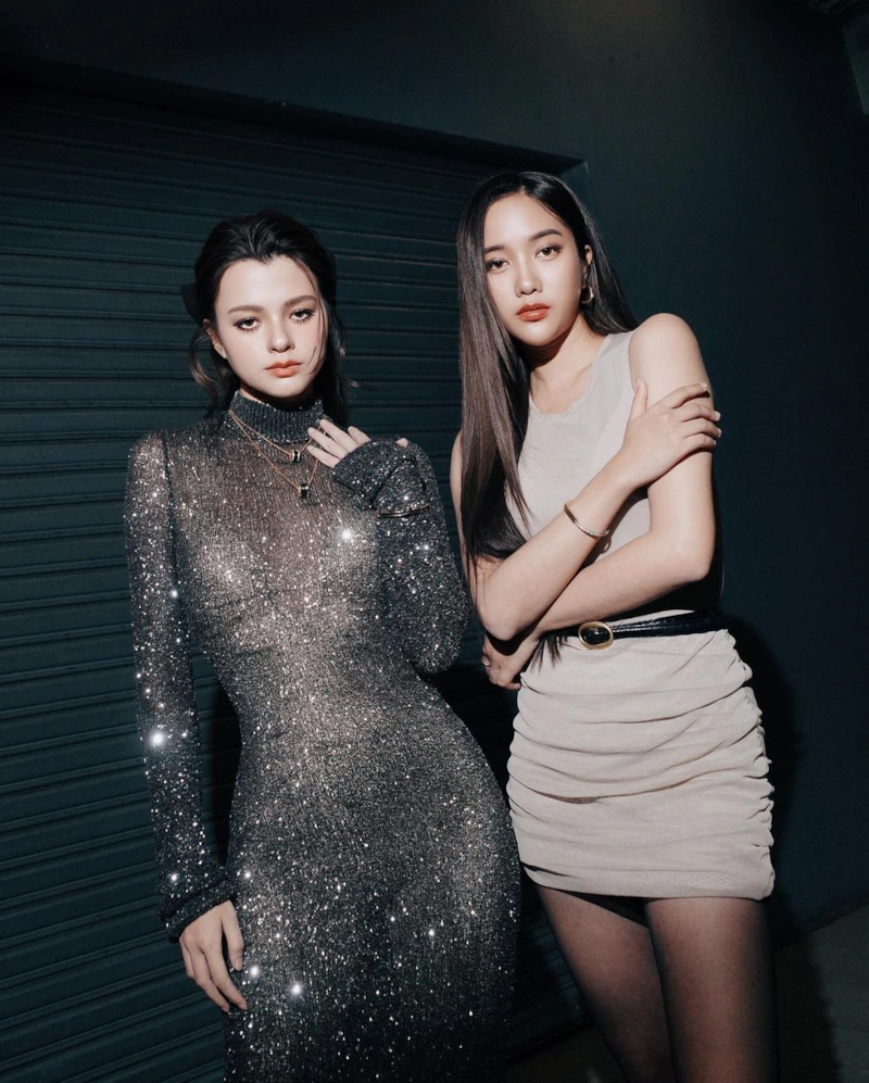 Бекки Армстронг - Биография