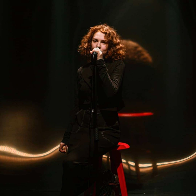 Элизабет Дамскер - Биография