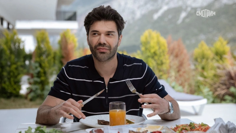 Батухан Экши - Биография