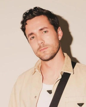 Джона Хауэр-Кинг - Биография