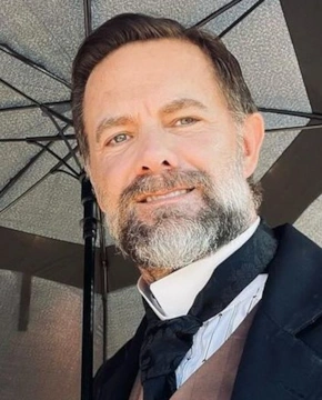 Гаррет Диллахант - Биография