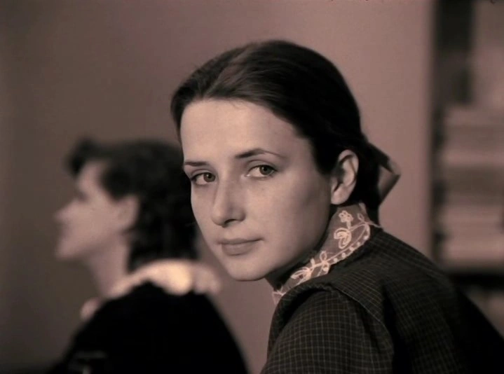 Юлия Тархова — биография, личная жизнь, фото, новости, актриса, в рекламе, фильмография, ВГИК, театр 2024 - 24СМИ - Биография