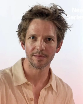 Дэмиен Молони — биография, личная жизнь, фото, новости, ирландский актер, ушел из «Голяк», «Бержерак» 2025 - 24СМИ - Биография