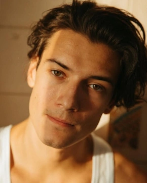 Сухраб Хайлобеков — биография, личная жизнь, фото, новости, актер, национальность, «Я тебе неровня», фильмография 2025 - 24СМИ - Биография