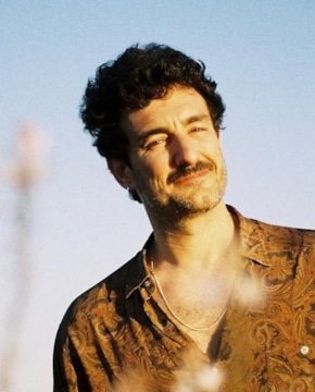 Мики Эспарбе — биография, личная жизнь, фото, новости, испанский актер, фильмография, «Вундеркинд», телевидение 2025 - 24СМИ - Биография