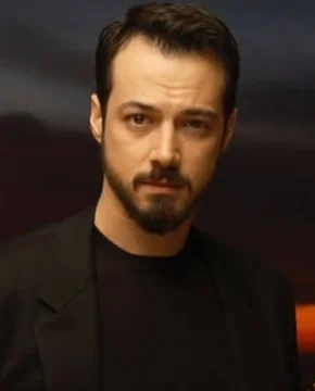 Мерт Языджиоглу — биография, личная жизнь, фото, новости, Афра Сарачоглу, сериалы, актер, Мина Демирташ 2025 - 24СМИ - Биография