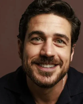 Марко Пигосси — биография, личная жизнь, фото, новости, бразильский актер, фильмография, Марко Кальвани 2025 - 24СМИ - Биография