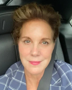 Элизабет Перкинс — биография, личная жизнь, фото, новости, американская актриса, в молодости, Милли Бобби Браун 2026 - 24СМИ - Биография