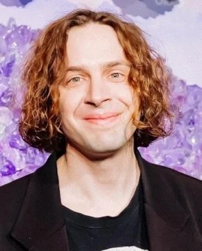 Василий Михайлов — биография, личная жизнь, фото, новости, актер, фильмография, «Здесь был Юра» 2026 - 24СМИ - Биография