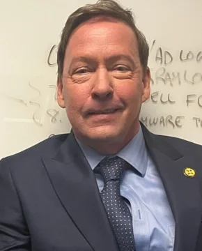 Д. Б. Суини (Даниэль Бернард) — биография, личная жизнь, фото, новости, американский актер, фильмография 2026 - 24СМИ - Биография