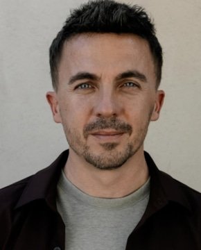 Фрэнки Муниз — биография, личная жизнь, фото, новости, американский актер, гонки, фильмография, в детстве 2026 - 24СМИ - Биография